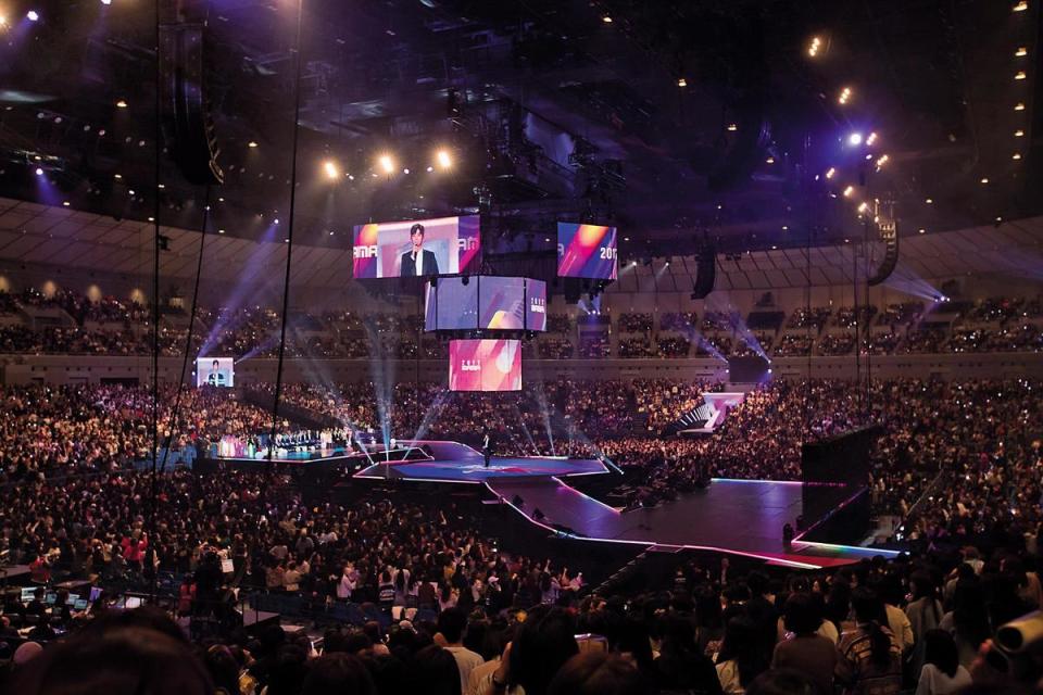 亞洲最盛大的MAMA音樂頒獎典禮，去年11月29日在東京橫濱體育館擴大舉行。（東方IC）