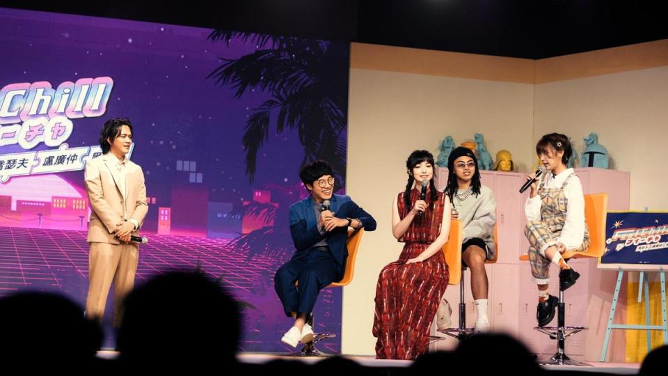 日式綜藝節目《FeatChill》由喬瑟夫（左起）、盧廣仲、黑嘉嘉共同主持。（C@T 網紅館提供）
