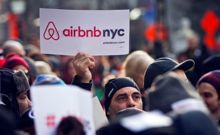 Una protesta contra las leyes que restringieron el sistema Airbnb en Nueva York (Archivo)  