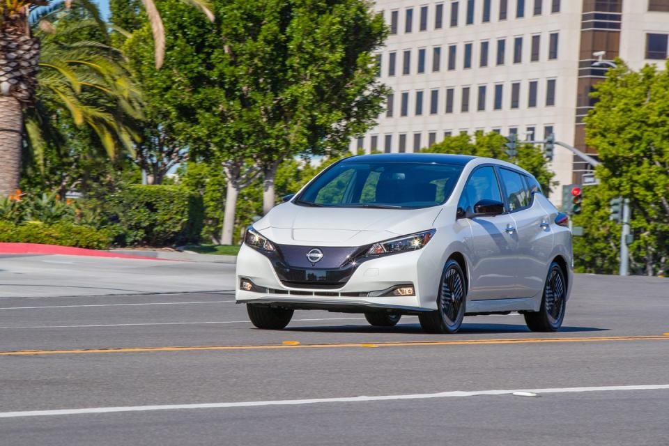 2023 nissan leaf