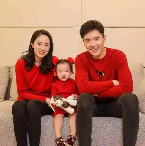 Gao Yunxiang with his ex-wife Dong Xuan and daughter before his arrest in Australia.