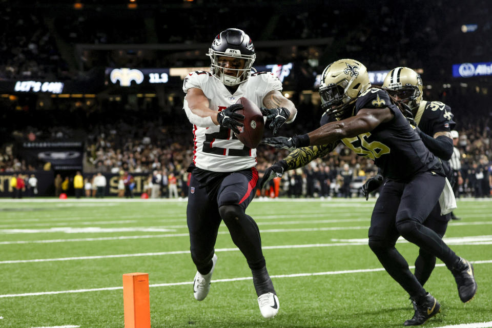 Falcons running back Tyler Allgeier is a great fantasy option in a favorable matchup against the Cardinals. (AP Photo/Butch Dill)