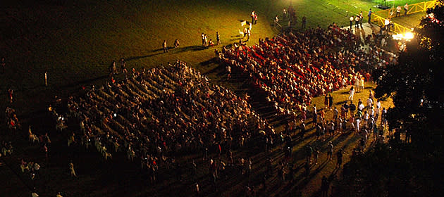 A crowd of approximately 1,000 turned up for PAP's rally in Clementi on Wednesday, 4 May. (Yahoo! photo/ Christine Choo)