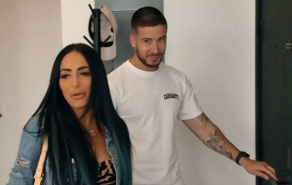 Angelina Pivarnick and Vinny Guadagnino on the March 2 episode of "Jersey Shore Family Vacation" on MTV.