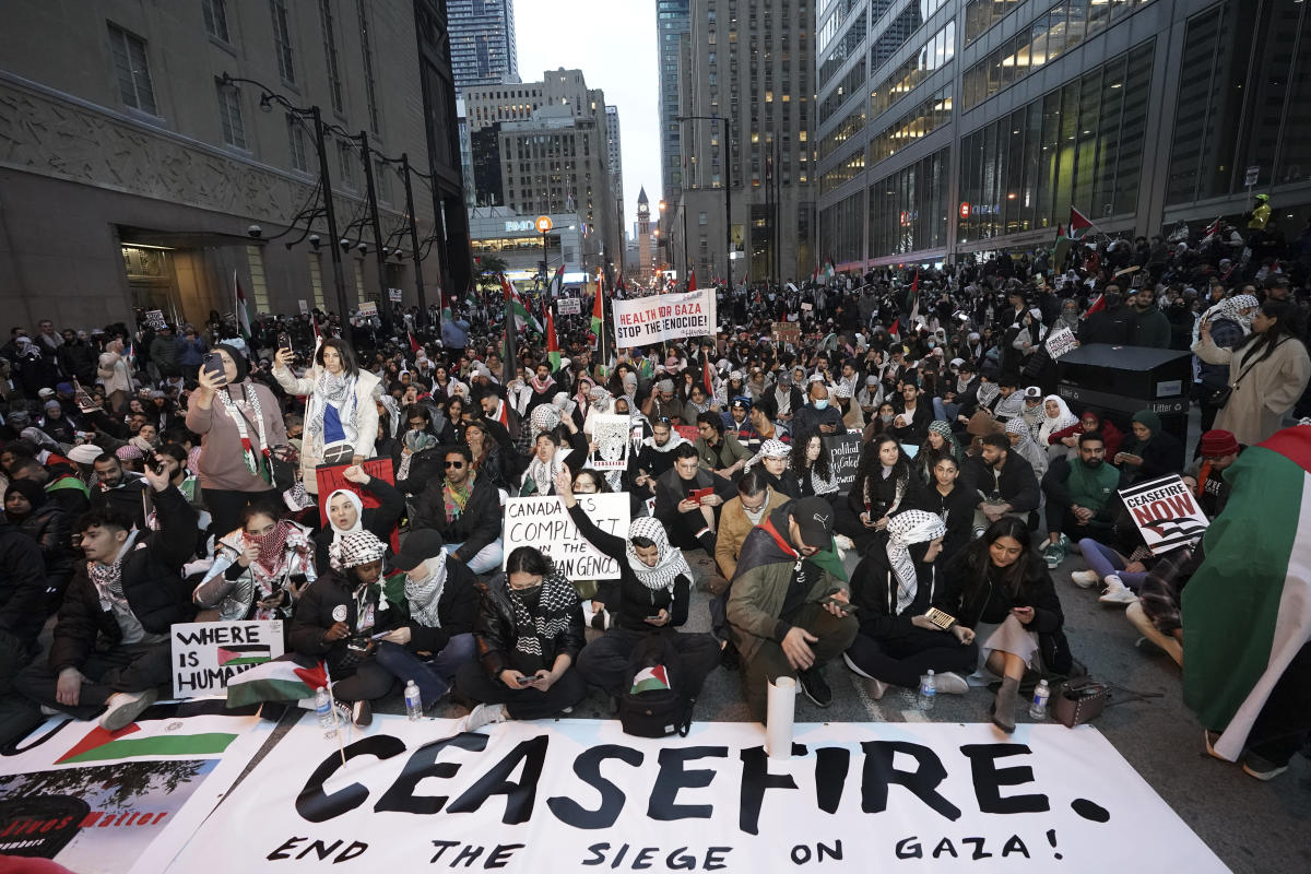 Tausende erobern die Straßen Torontos, um die Palästinenser inmitten weltweiter Proteste zu unterstützen