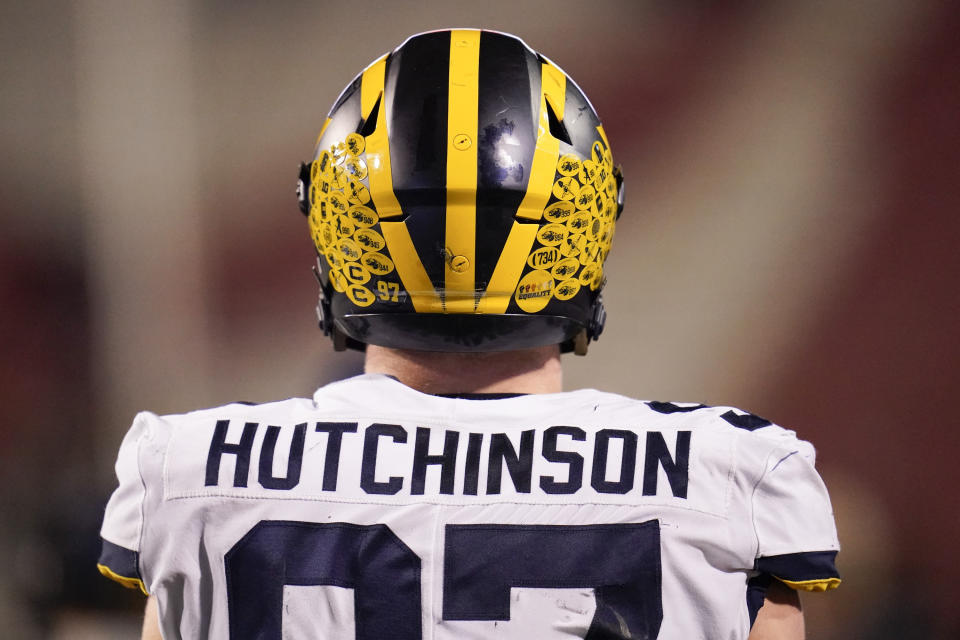 Don't be surprised if Michigan defensive end Aidan Hutchinson is the first name called in the 2022 NFL draft. (AP Photo/Julio Cortez)