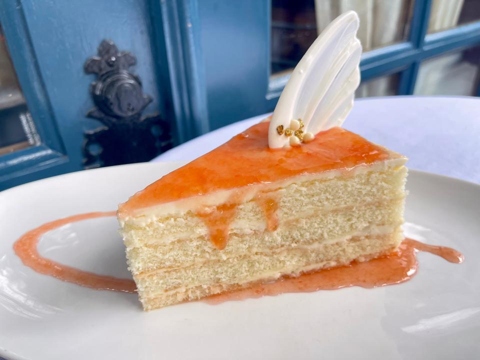 hollywood brown derby signature grapefruit cake disney world