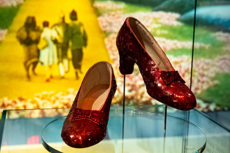 Ruby slippers, red shoes, the wizard of oz, dorothy shoes, museum, national, 