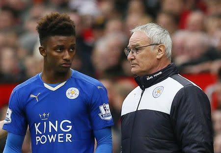 Britain Football Soccer - Manchester United v Leicester City - Barclays Premier League - Old Trafford - 1/5/16 Leicester City manager Claudio Ranieri with Demarai Gray as he prepares to come on Action Images via Reuters / Jason Cairnduff Livepic