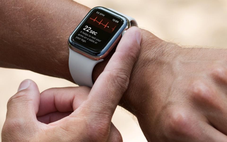 <p>Die Smartwatch von Apple feiert riesige Erfolge und lässt ihre Konkurrenten weit hinter sich. Für 2019 plant der Konzern nun ein Update der Uhr: Die Apple Watch Series 5 soll über ein Keramikgehäuse sowie eine verbesserte Performance verfügen. </p>