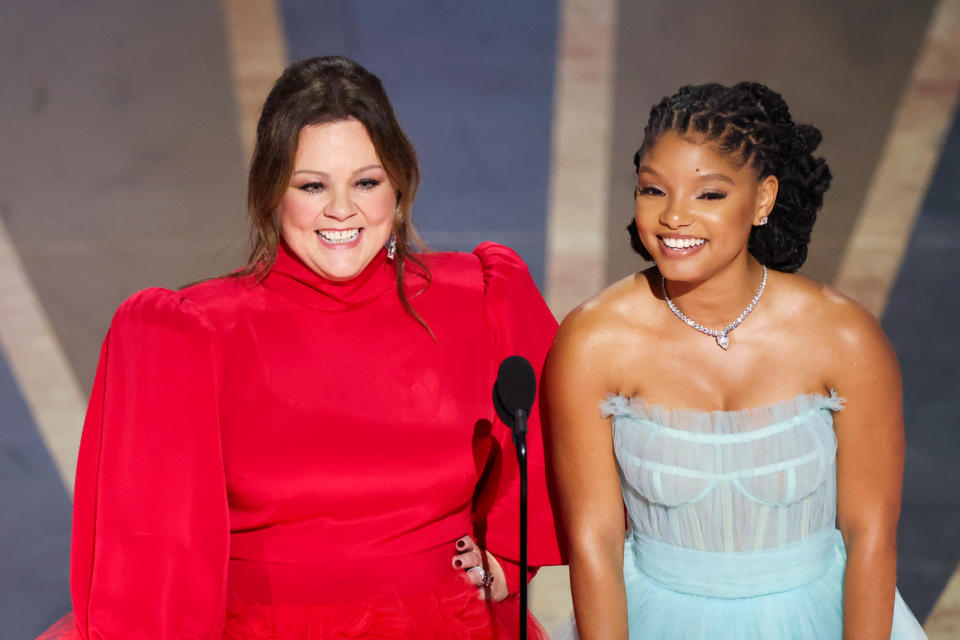 HOLLYWOOD, CA - MARCH 12: Melissa McCarthy and Halle Bailey at the 95th Academy Awards in the Dolby Theatre on March 12, 2023 in Hollywood, California. (Myung J. Chun / Los Angeles Times via Getty Images)