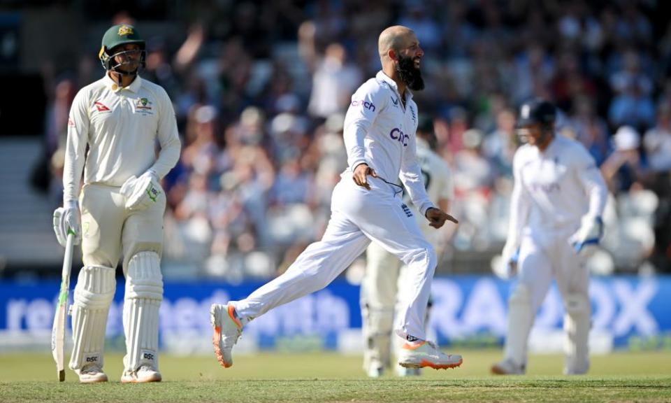 Moeen Ali celebrates after dismissing Steve Smith at Headingley