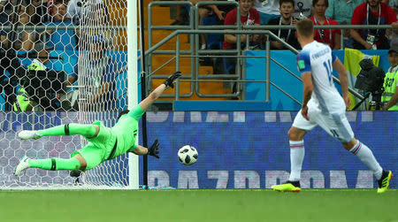 Soccer Football - World Cup - Group D - Iceland vs Croatia - Rostov Arena, Rostov-on-Don, Russia - June 26, 2018 Iceland's Alfred Finnbogason misses a chance to score REUTERS/Hannah McKay