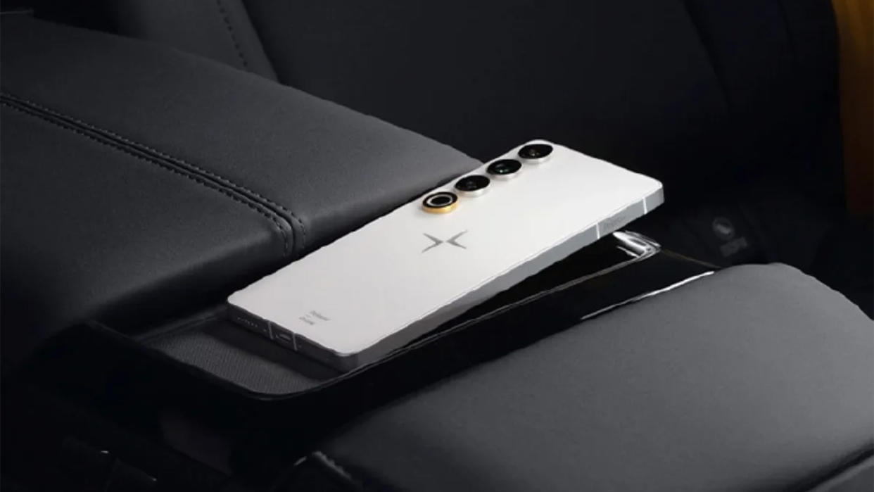  Polestar Phone. 