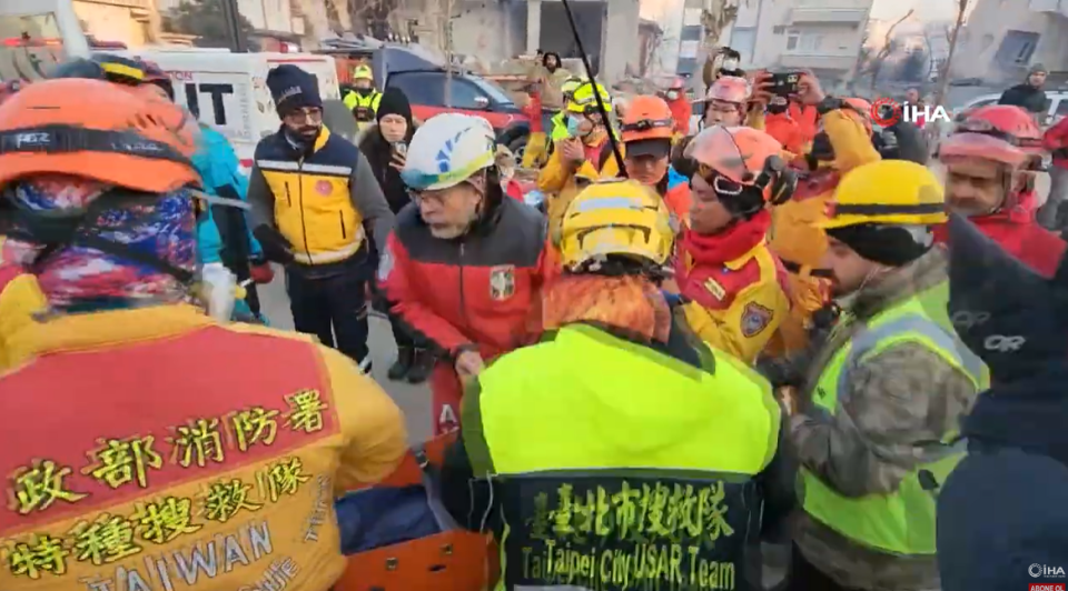 今日和台灣搭配的土耳其救難隊，正是當年921來台救援的AKUT救難隊。（翻自YouTube畫面）