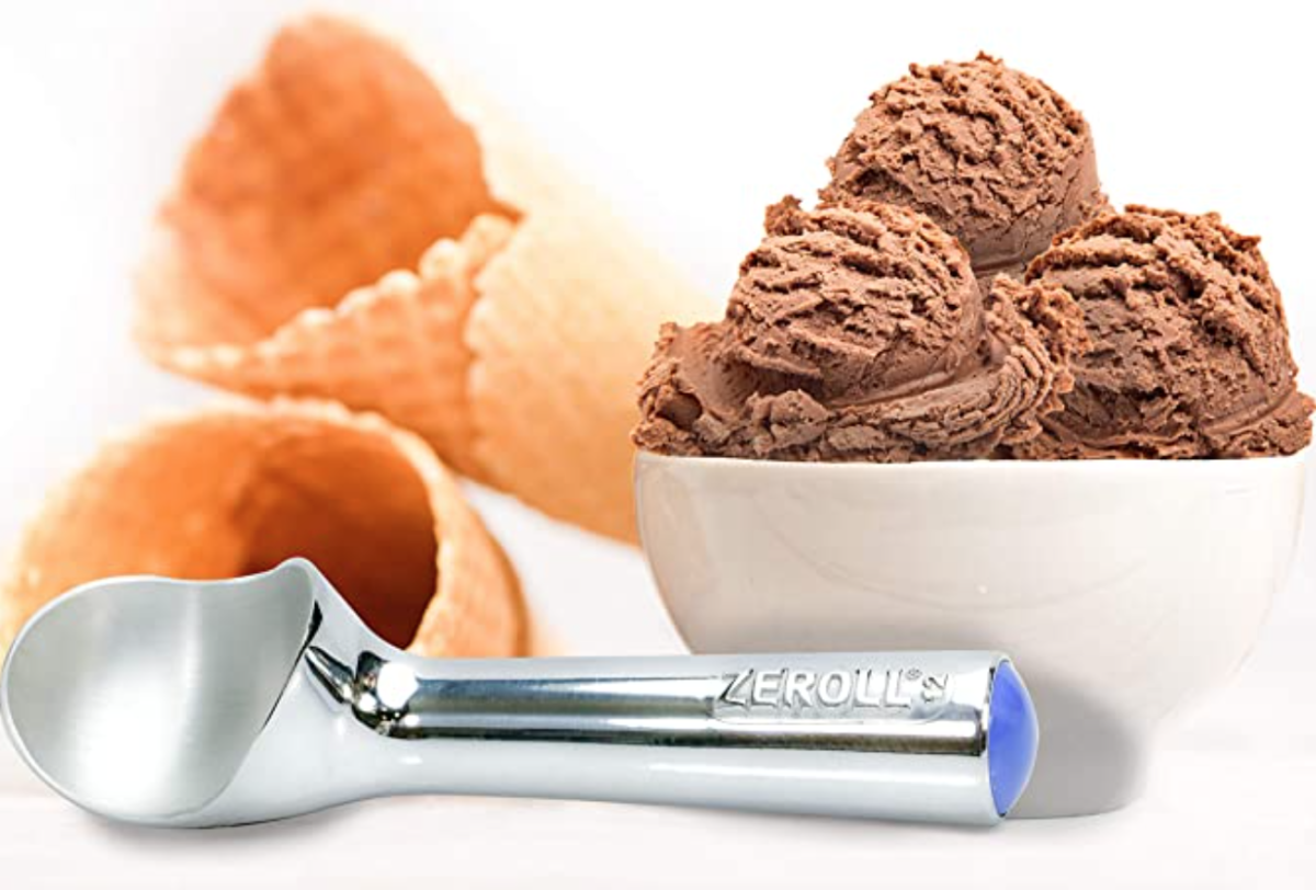 ScoopThat Ice Cream Scoop - A hand-heated ice cream scoop