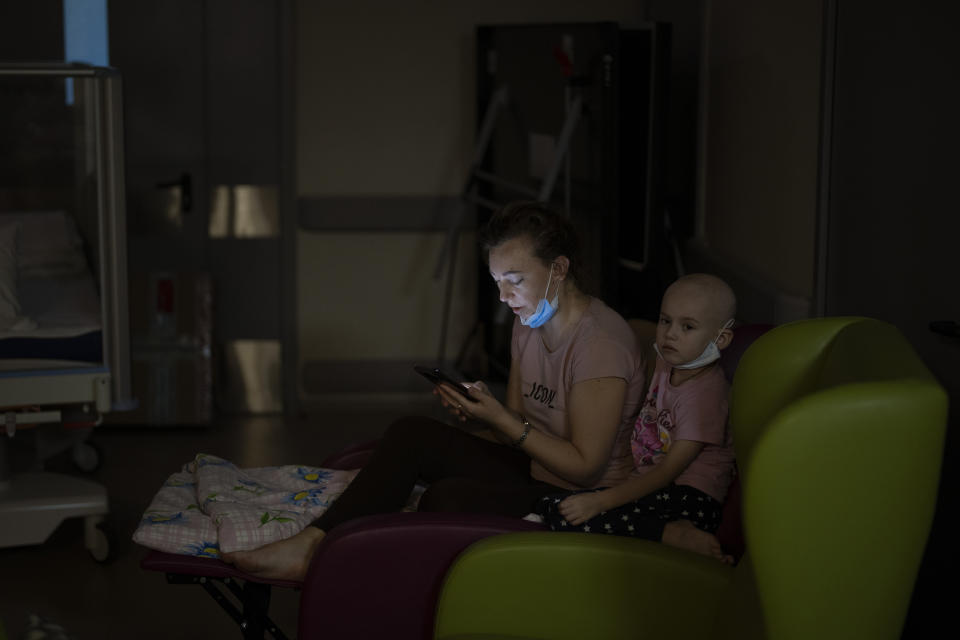 Image: Okhmadet Children's Hospital (Emilio Morenatti / AP)