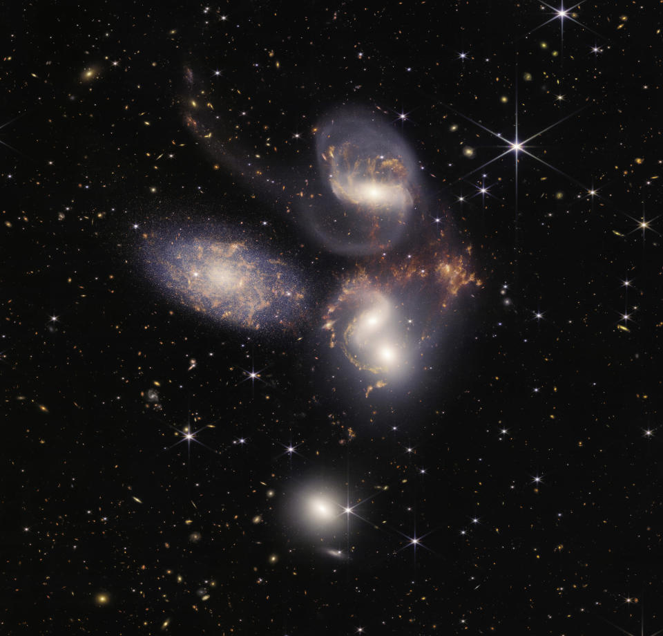 La imagen del telescopio espacial Webb de algunos detalles del grupo de galaxias Quinteto de Stephan. (NASA vía The New York Times).