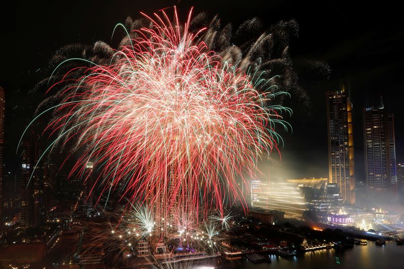 New Year's celebrations at the banks of Chao Phraya River in Bangkok