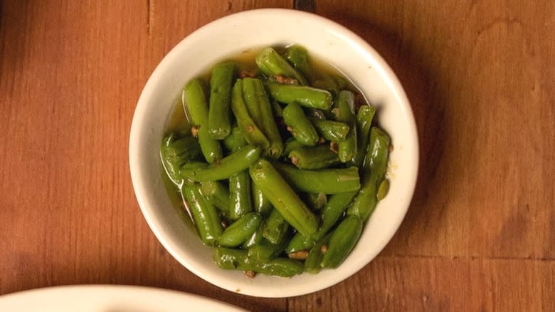 bowl of green beans