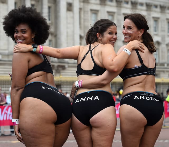 Anna Ran 10k In Her Underwear  Running Vitality London 10,000