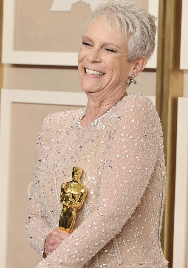 Jamie Lee Curtis uses $94 SkinGym anti-aging treatment at Oscars