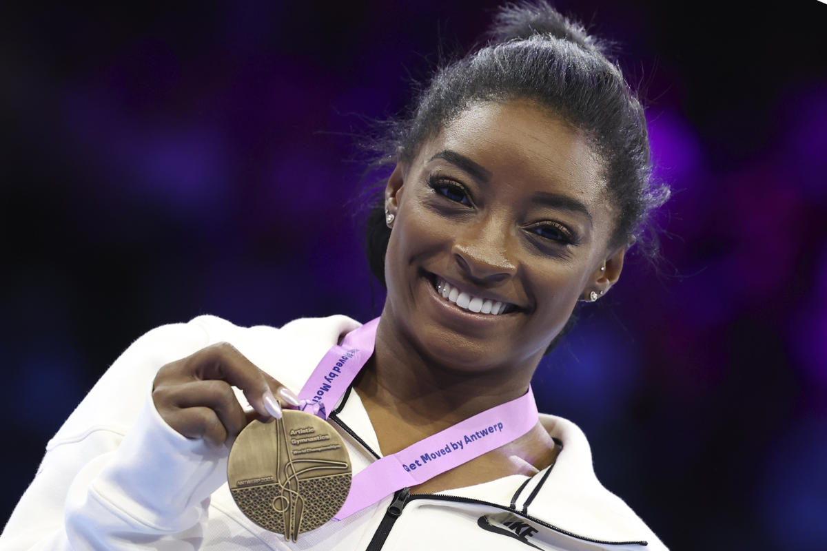 Simone Biles adds to her legend by winning sixth world