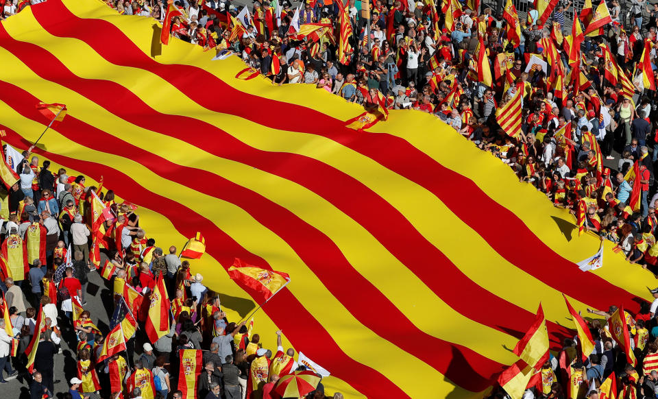 <p>Pro-unity supporters take part in a demonstration in central Barcelona, Spain, Oct. 29, 2017. (Photo: Yves Herman/Reuters) </p>