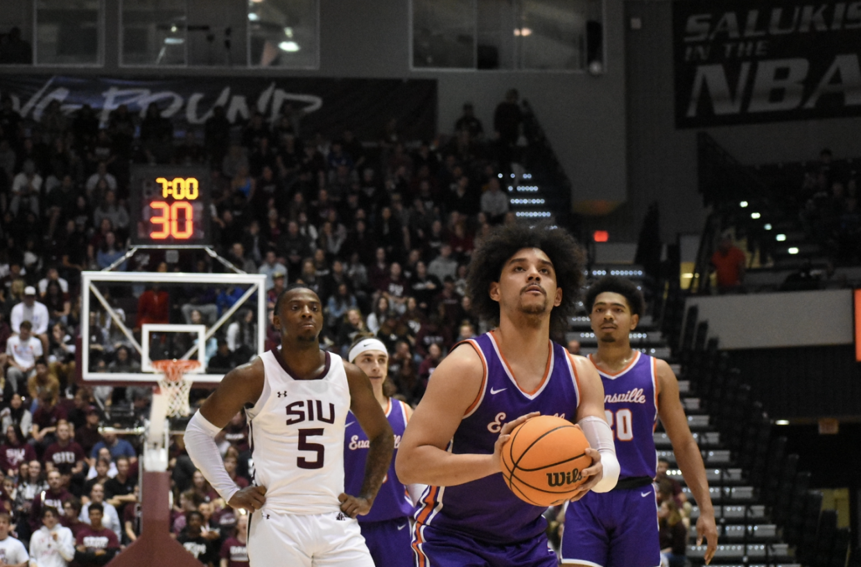 Evansville men's basketball guard Marvin Coleman II prepares to take a free throw.