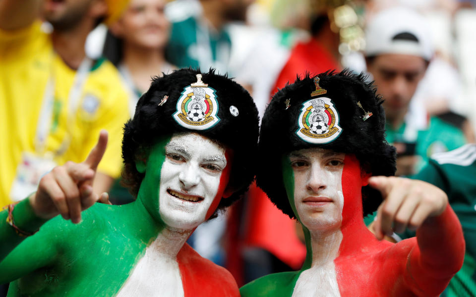 <p>Mexico fans before the match REUTERS/Carlos Garcia Rawlins </p>