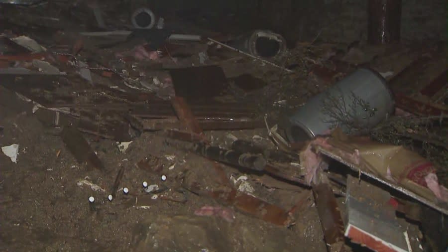 Multiple houses damaged by mudslide in Beverly Glen