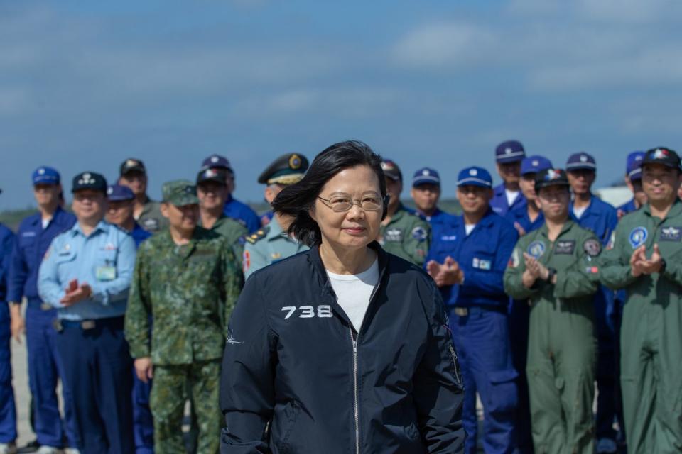 蔡英文總統17日慰勉空軍天駒部隊。(圖:總統府提供)