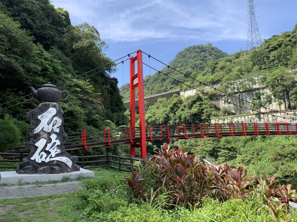 淡蘭吊橋是「淡蘭古道石碇段」其中一端的起點。（攝影：陳秀麗）