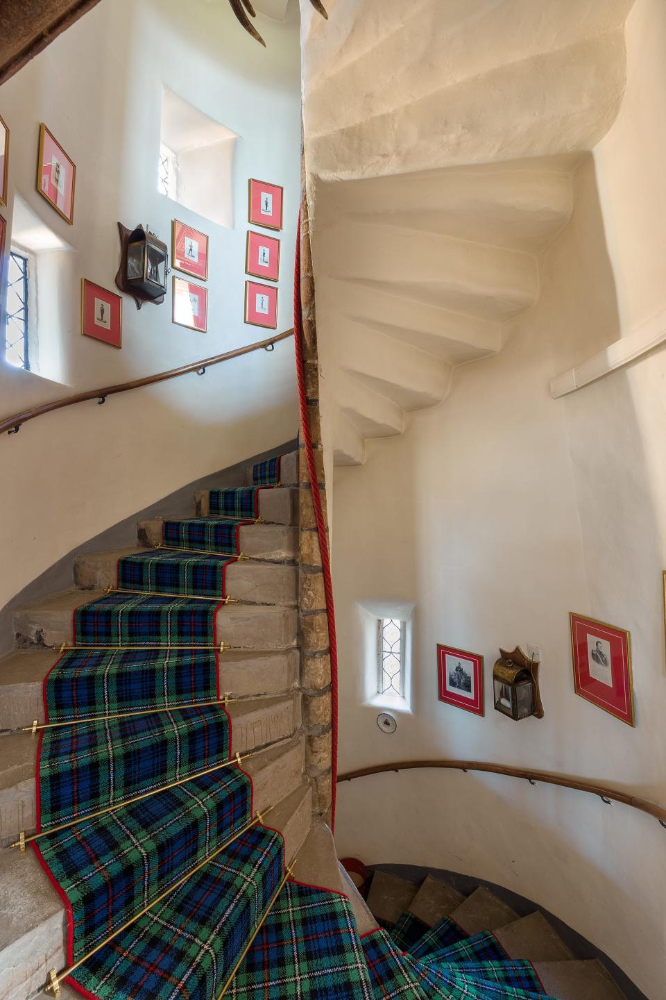 earlshall castle staircase