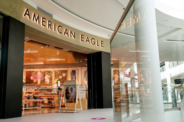 American Eagle Outfitters Store Canada, This is a shot of t…