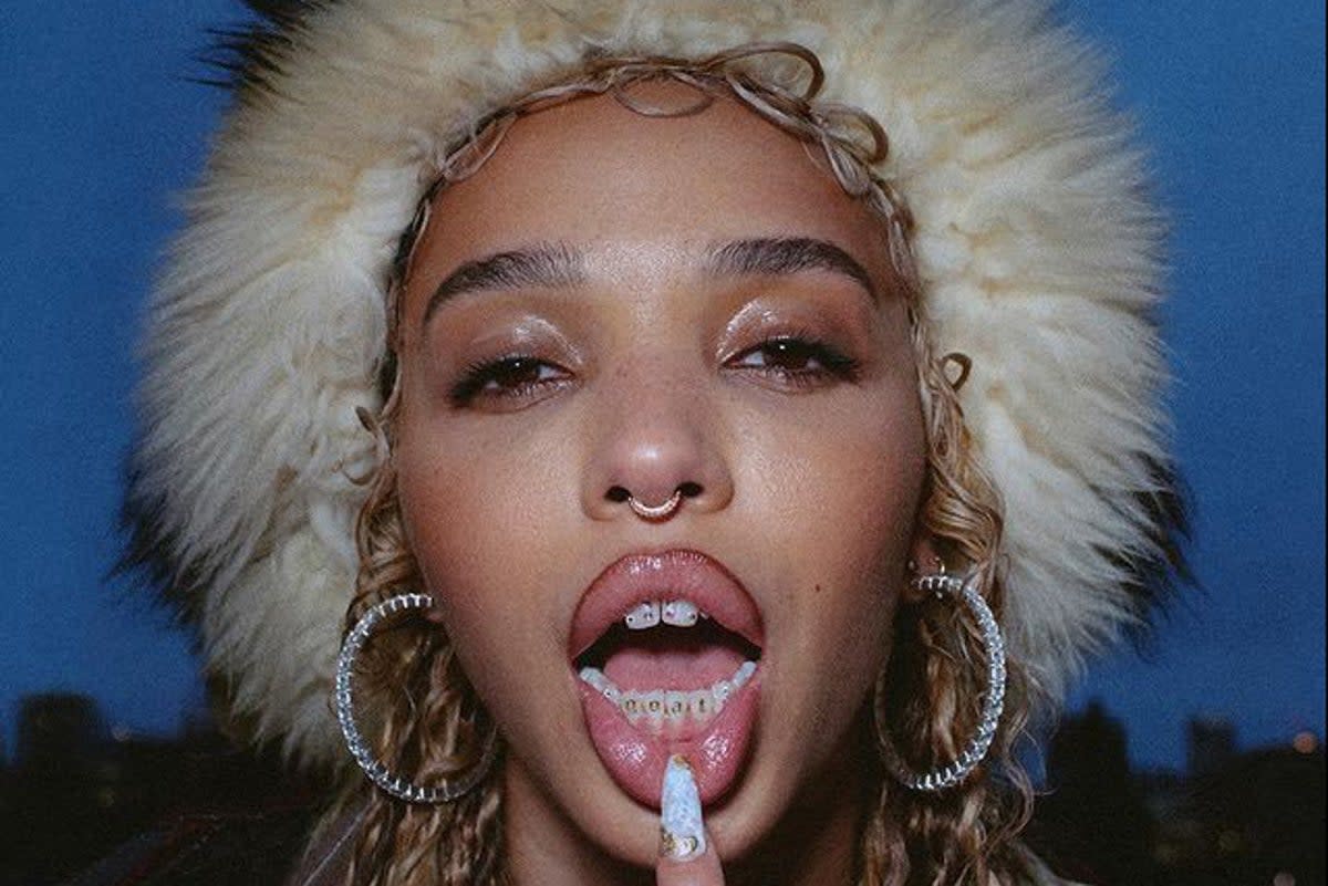  (FKA Twigs rocks embellished pegs )