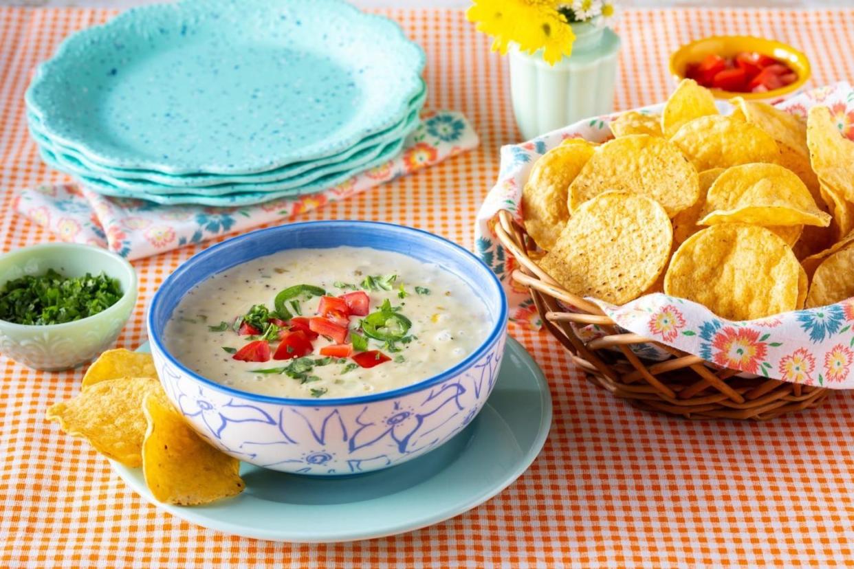 summer slow cooker recipes queso dip