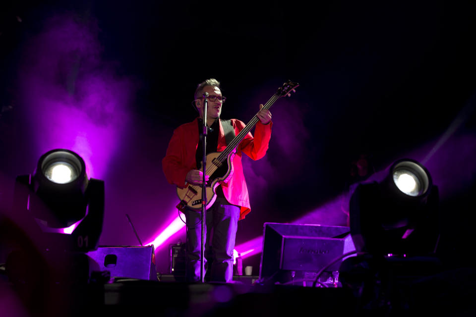 Marciano Cantero de Enanitos Verdes durante una presentación en la 15a edición del Festival Vive Latino en la Ciudad de México en México el 30 de marzo de 2014. Cantero, líder de Enanitos Verdes, quienes se convirtieron en una de las bandas de rock más populares de Latinoamérica en la década de 1980 falleció el 8 de septiembre de 2022 a los 62 años por una enfermedad renal, dijo su hijo Javier Cantero. (Foto AP/Rebecca Blackwell, archivo)