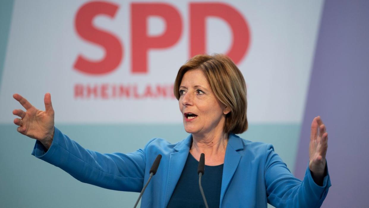 Malu Dreyer, Ministerpräsidentin von Rheinland-Pfalz stellt auf dem digitalen Landesparteitag der SPD in Mainz den Koalitionsvertrag vor.