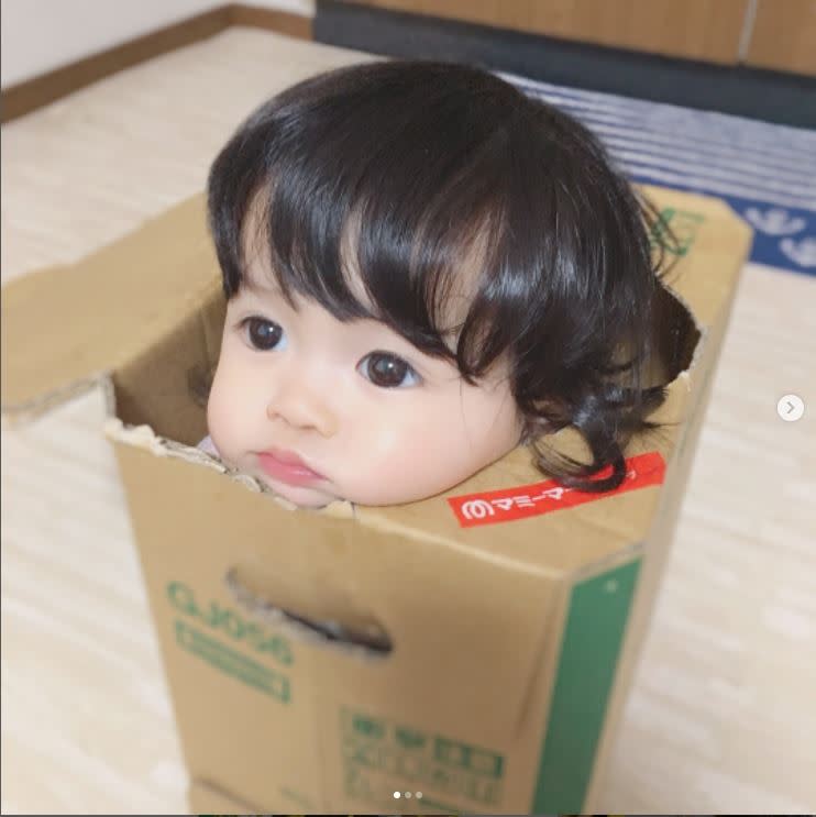 女孩激似洋娃娃，在網路上爆紅。（圖／翻攝自@saki_____suki）