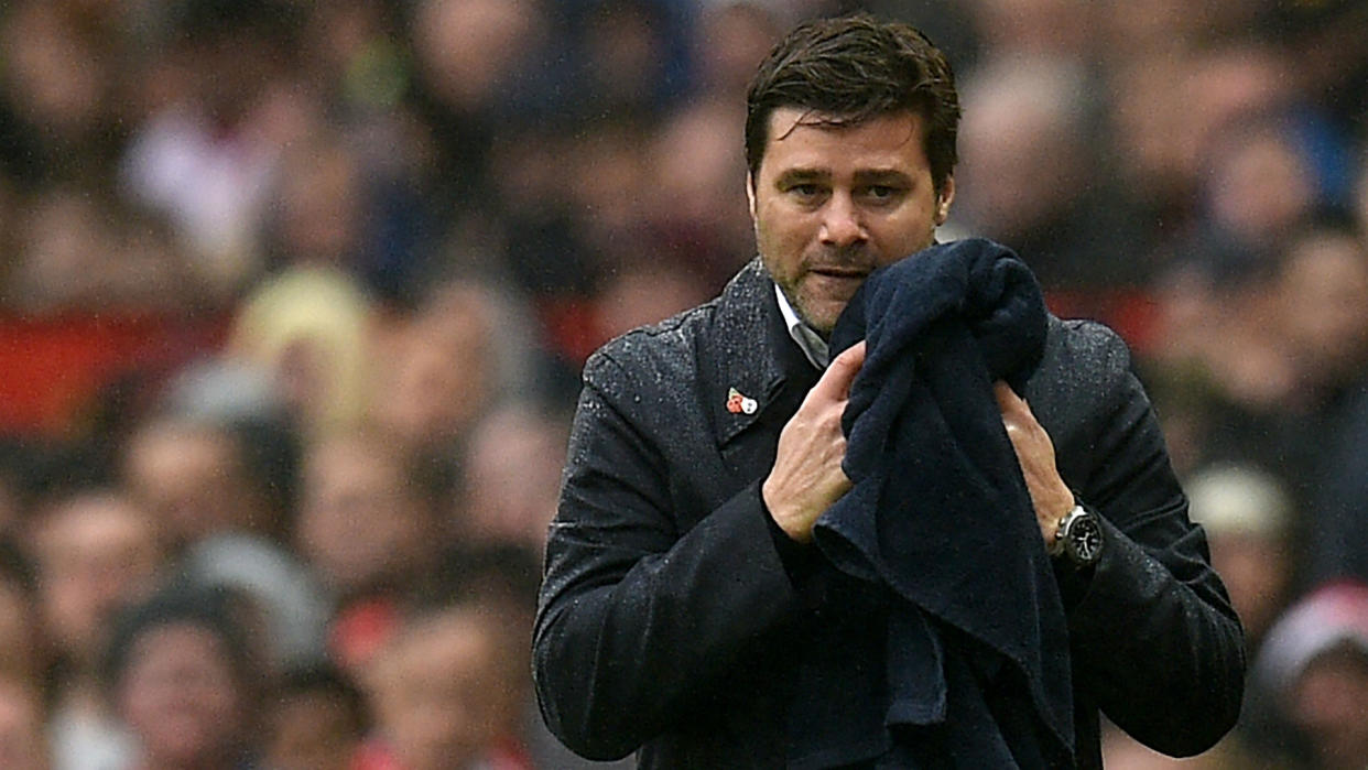 Mauricio Pochettino, entrenador del Tottenham, durante la derrota de su equipo en Old Trafford (Foto: Getty)