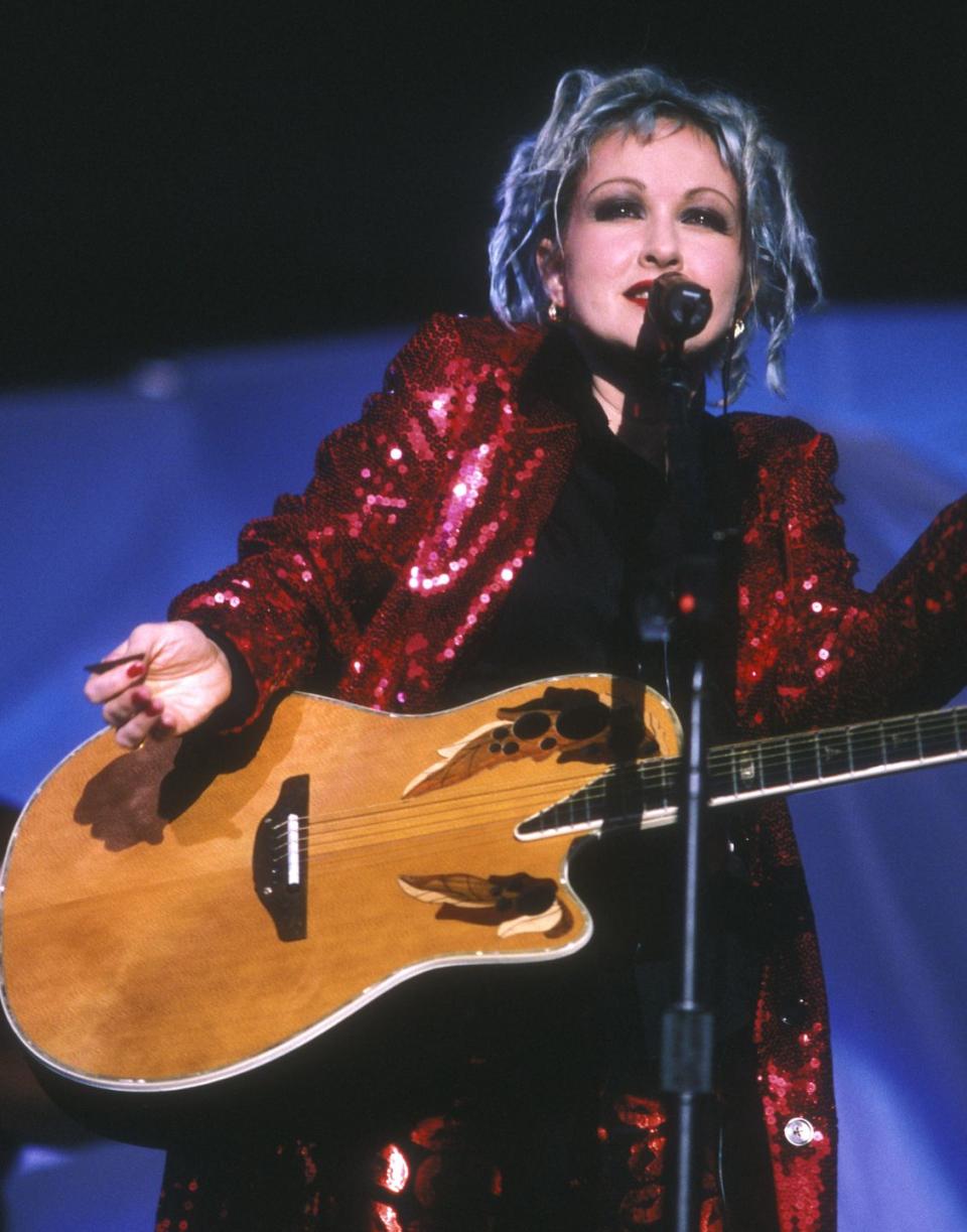 cyndi lauper opens for cher 