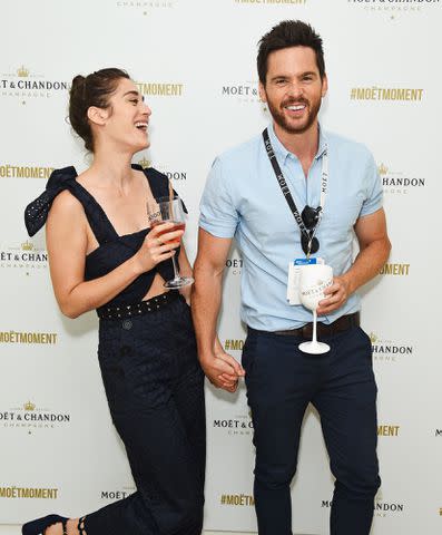 Dave Benett/Getty Lizzy Caplan and Tom Riley in 2017