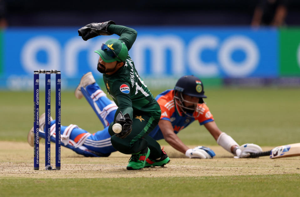 Cricket - ICC T20 World Cup 2024 - Group A - India v Pakistan - Nassau County International Cricket Stadium, New York, United States - June 9, 2024 Pakistan's Wicket keeper Mohammad Rizwan attempts to run