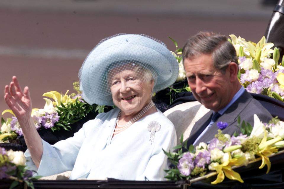 The Queen Mother wearing the brooch on her 100th birthday, 4 August 2000. (Gerry Penny/AFP)