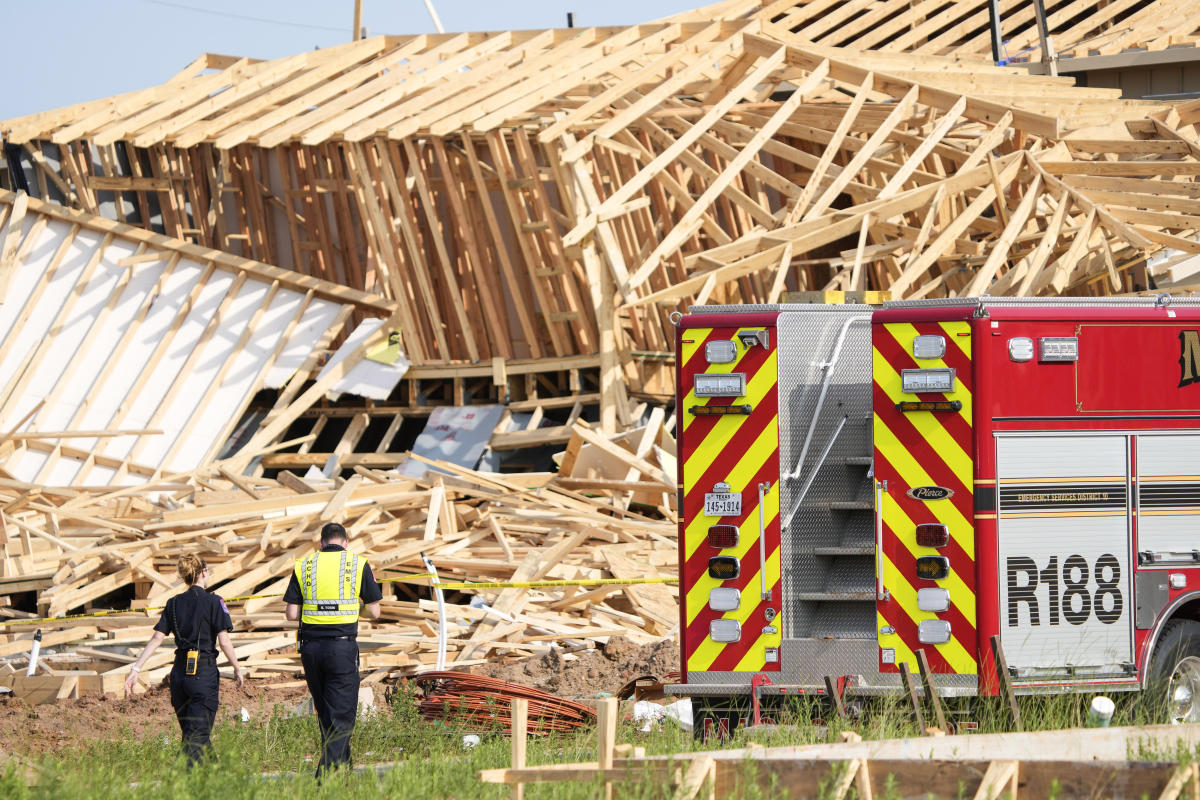 Severe weather continues in Texas with 243,000-plus still without power after recent storms