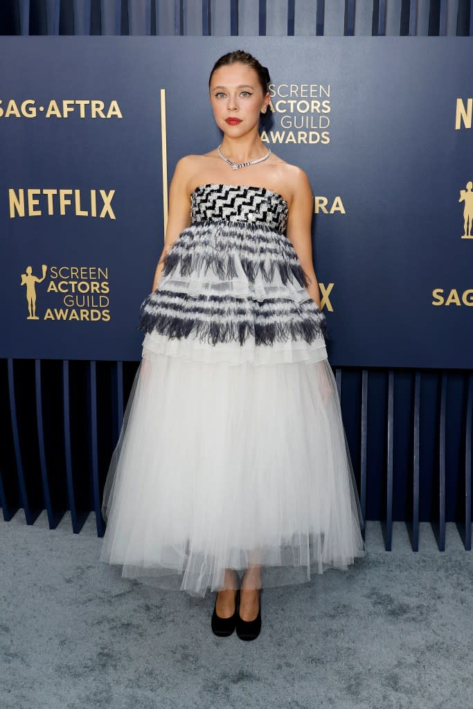 Bel Powley attends the 30th Annual Screen Actors Guild Awards at Shrine Auditorium and Expo Hall on February 24, 2024 in Los Angeles, California.