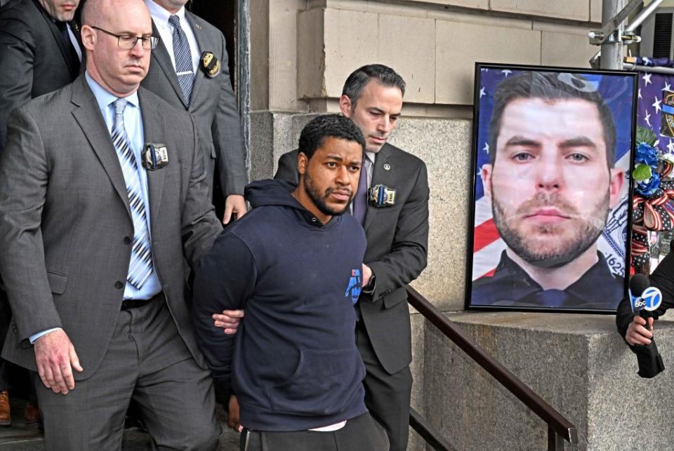 The line-of-duty shooting death of NYPD cop Jonathan Diller, allegedly by ex-con Guy Rivera, has prompted some city lawmakers to call for the reinstatement of four 2025 police academy classes. Gregory P. Mango