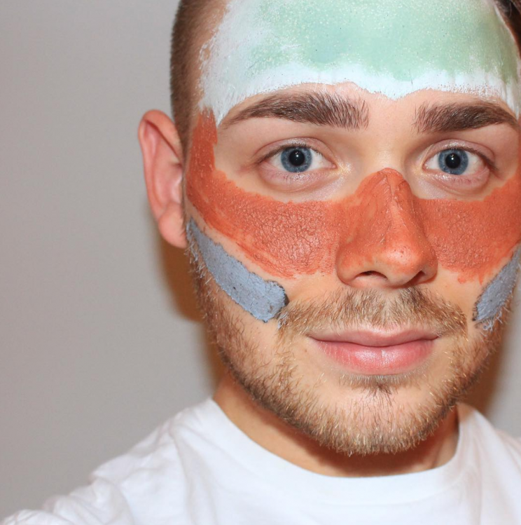 <i>Jake’s make-up tutorials have amassed thousands of views [Photo: Instagram/makeupbyjakejamie]</i>