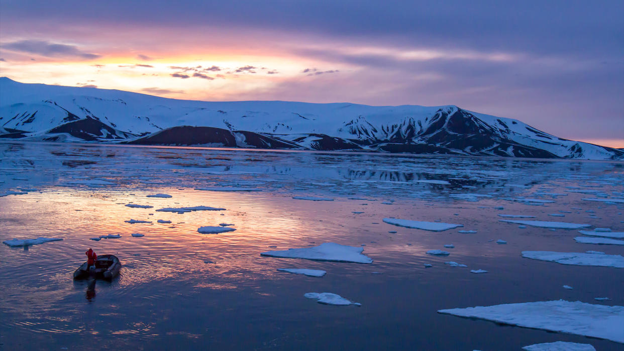  Deception Island, Antarctica. 